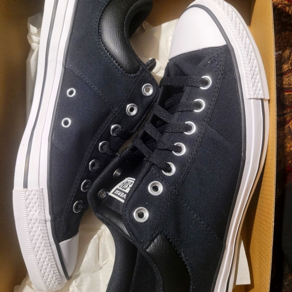 Converse low top 10.5 us men black